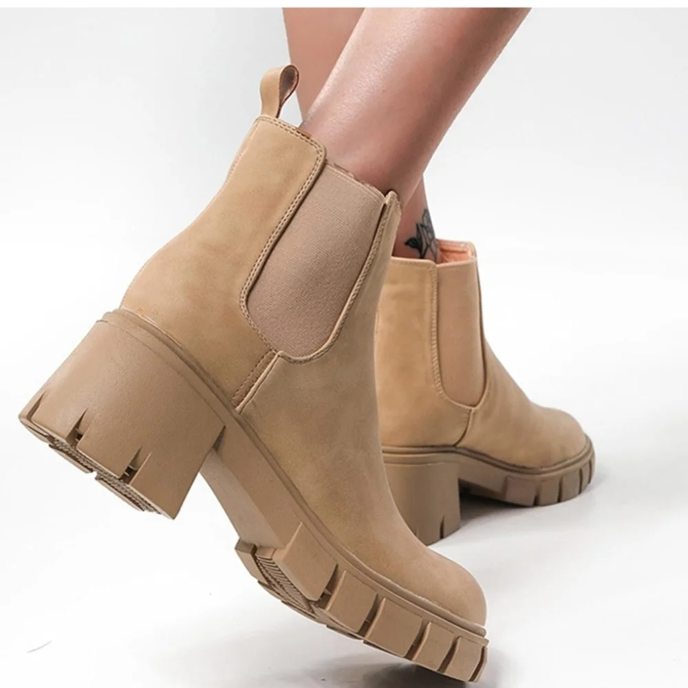 Chunky Lug Sole Chelsea Boots Ankle Boot Size 8.5 Non-Slip
